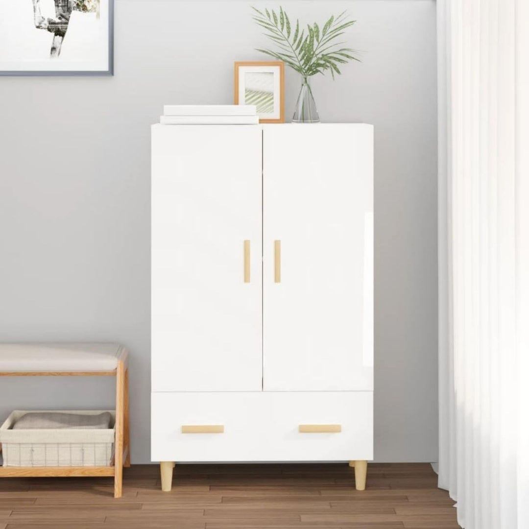 Der Hochschrank misst 70 x 31 x 115 cm in Weiss