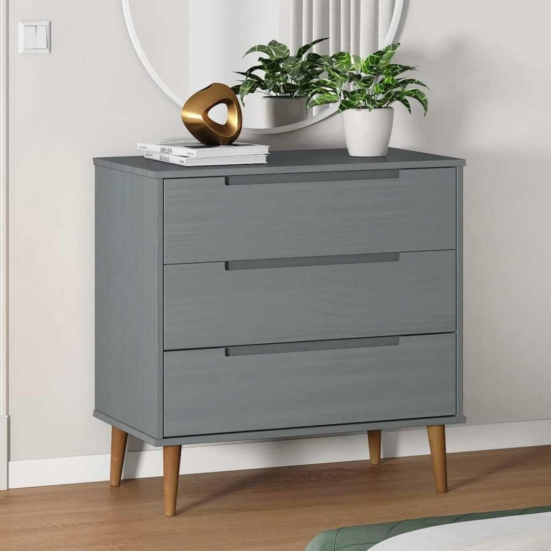 Eine Gestaltung in Grau kennzeichnet das Sideboard