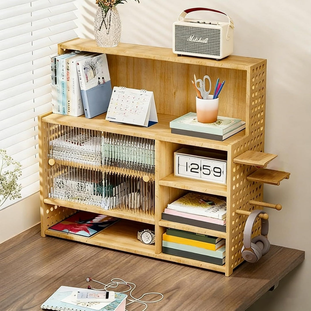 Glastueren praegen das Sideboard aus Massivholz