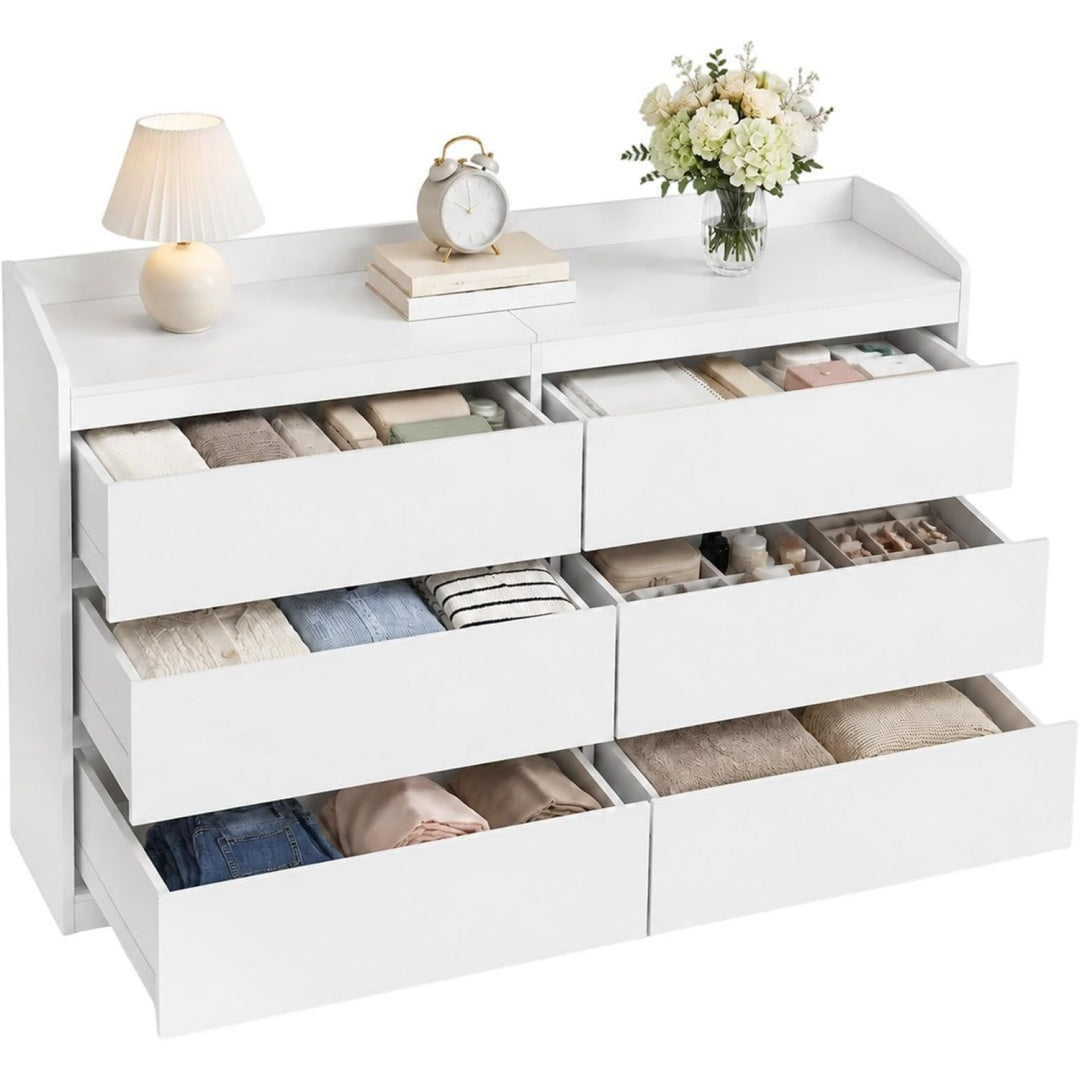 Das Sideboard nimmt mit 140 x 40 x 85 cm Gestalt an
