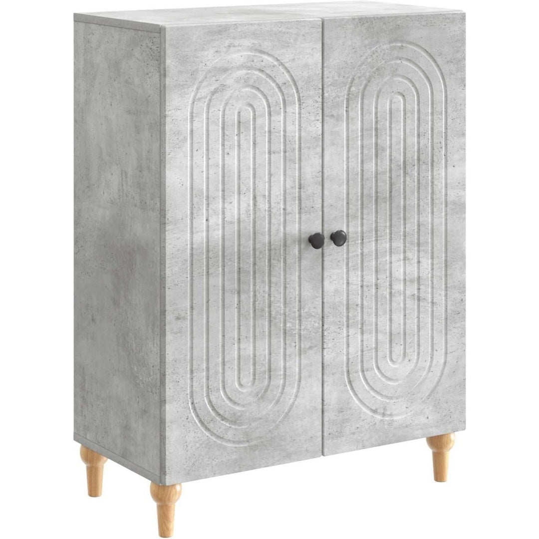 Das Sideboard vereint geschlossenen Stauraum mit Metallgriffen