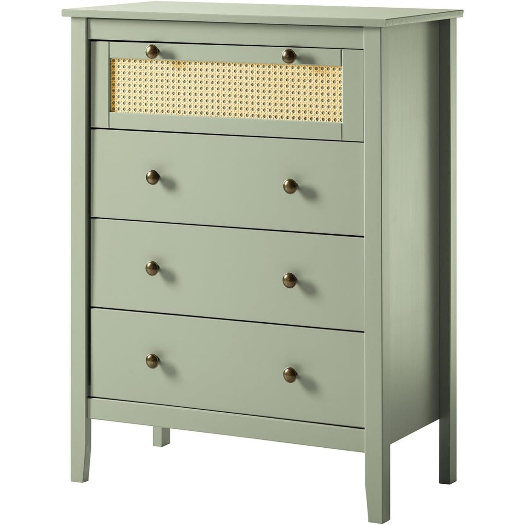 Das Sideboard vereint Flechtoptik mit geflochtenen Elementen
