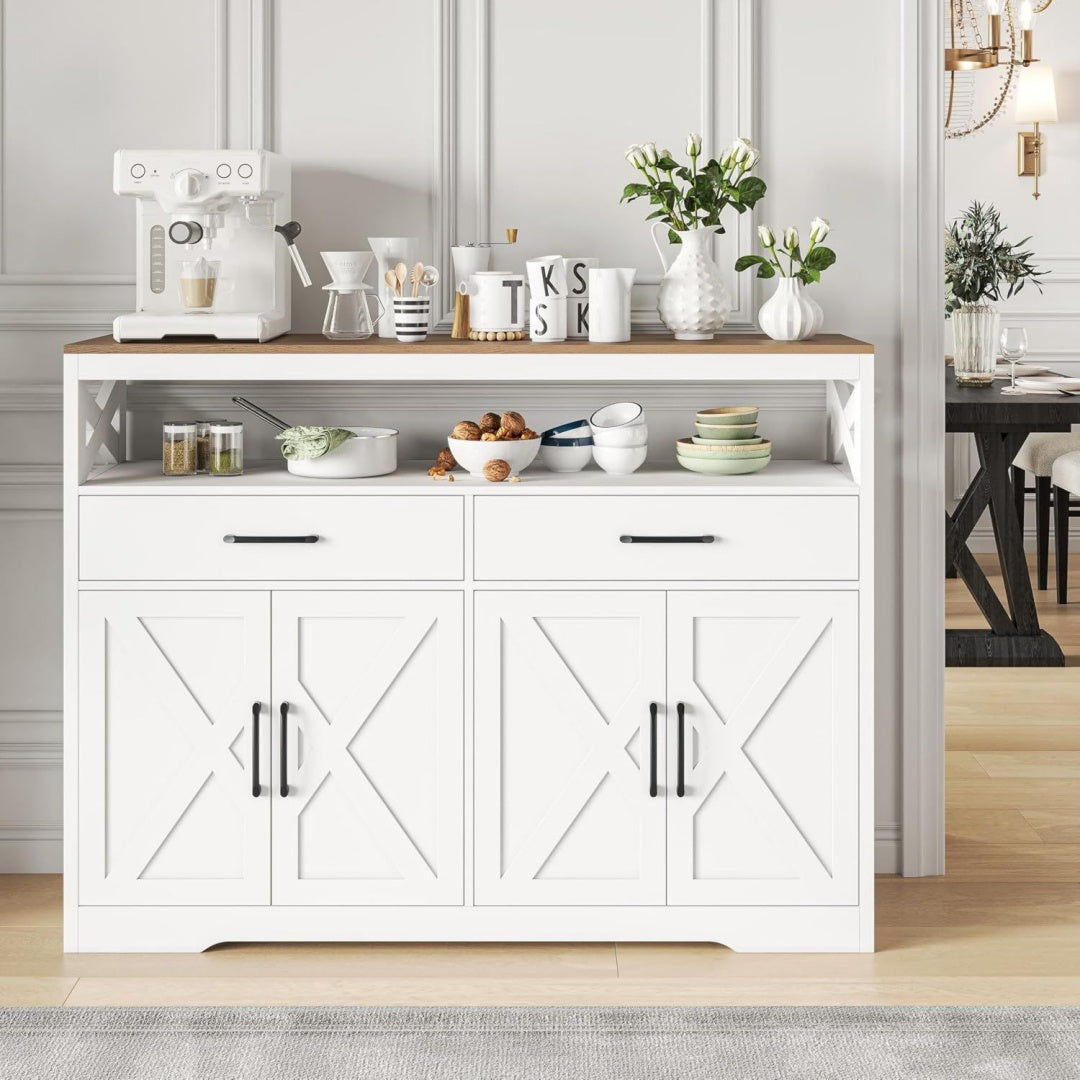 Hoehenverstellung und 4 Tueren an dem Sideboard
